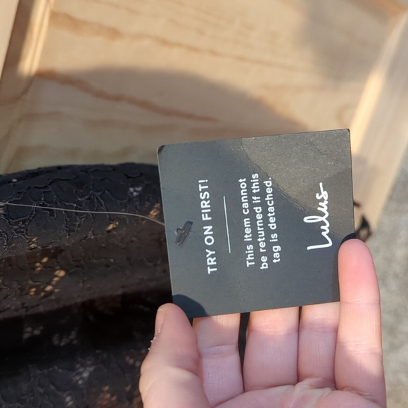 NWT Lulu's Lace Bodycon Dress - Picture 3 of 3